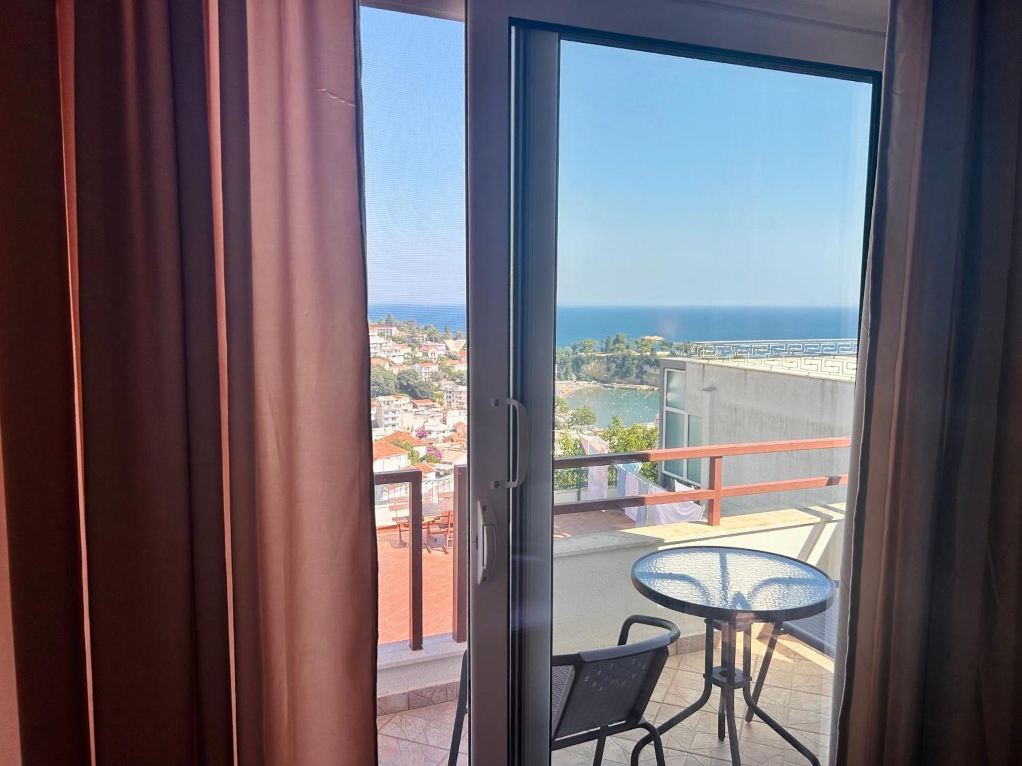 Apartments Aga Улцин Екстериор снимка
