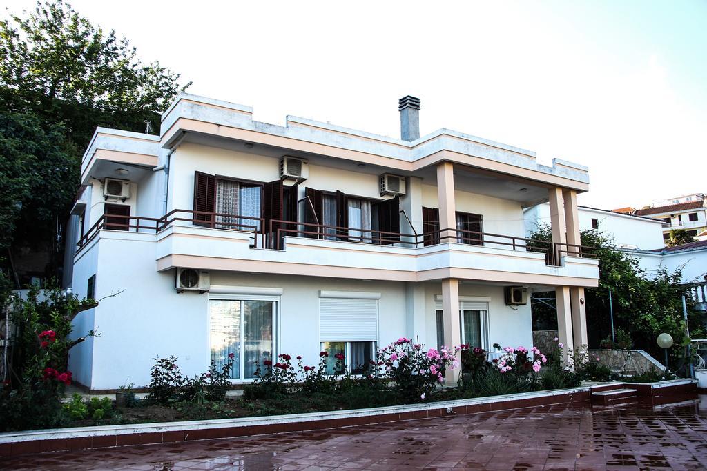 Apartments Aga Улцин Екстериор снимка