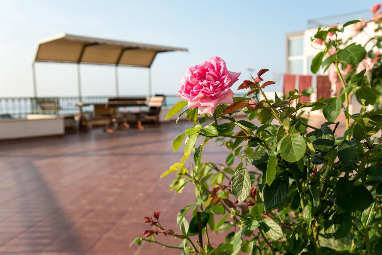 Apartments Aga Улцин Екстериор снимка