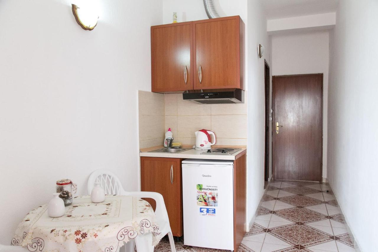 Apartments Aga Улцин Екстериор снимка